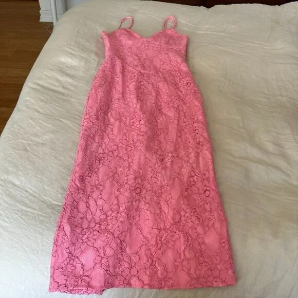 Hadley Midi Lace Dress - Picture 4 of 12